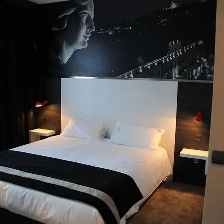 Des Lumieres Lyon Arena Stadium 3*