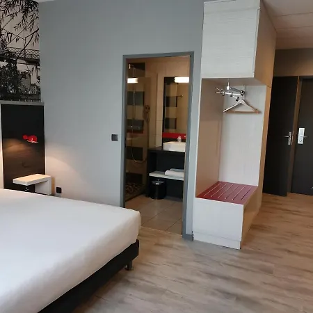 Des Lumieres Lyon Arena Stadium Hotel 3*