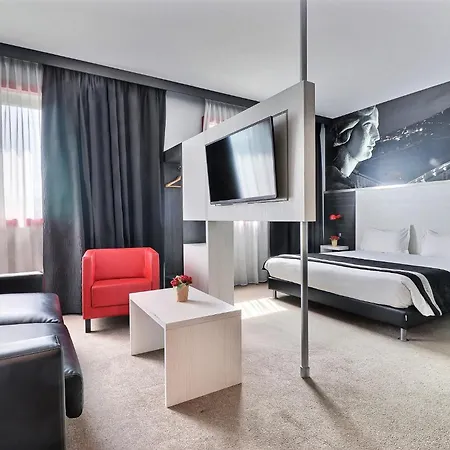Des Lumieres Lyon Arena Stadium Hotel