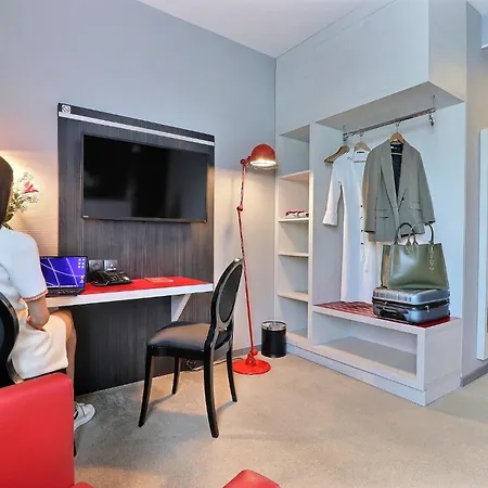 Hotel Des Lumieres Lyon Arena Stadium 3*