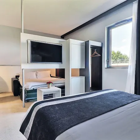 Des Lumieres Lyon Arena Stadium Hotel 3*